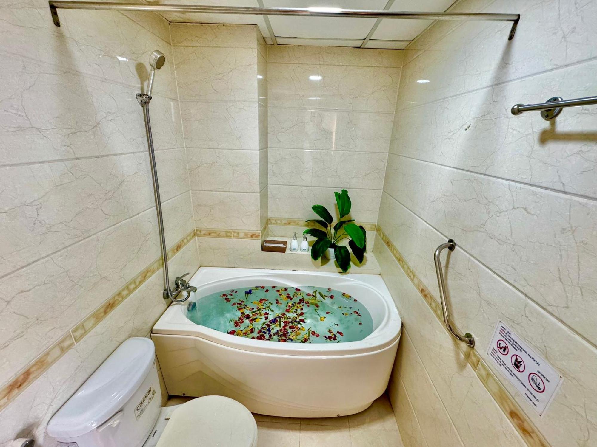 Anh Thien Sai Gon Central Hotel - District 1 Хошимин Екстериор снимка